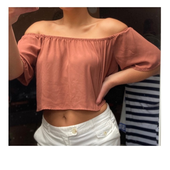 Off The Shoulder Crop Top - Picture 2 of 6
